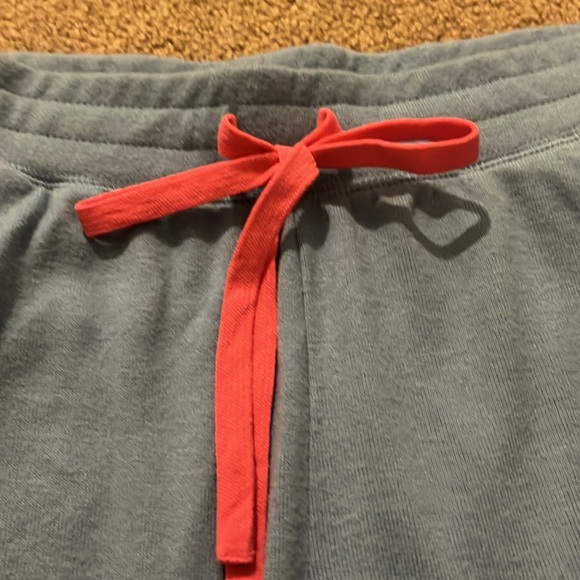 Pj Salvage jogger lounge pants with hot pink lips size small - Picture 2 of 3